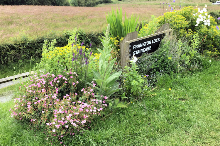 Flowery Lock Sign photograph
